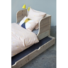 Eenpersoonsbed van steigerhout